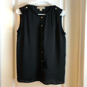 Black button up tank.